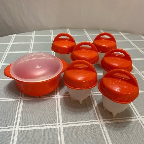 NWOB Egglettes Egg Cooker Hard Boiled Eggs w/out the Shell 6) Cups & 1) Cooker - Picture 1 of 7